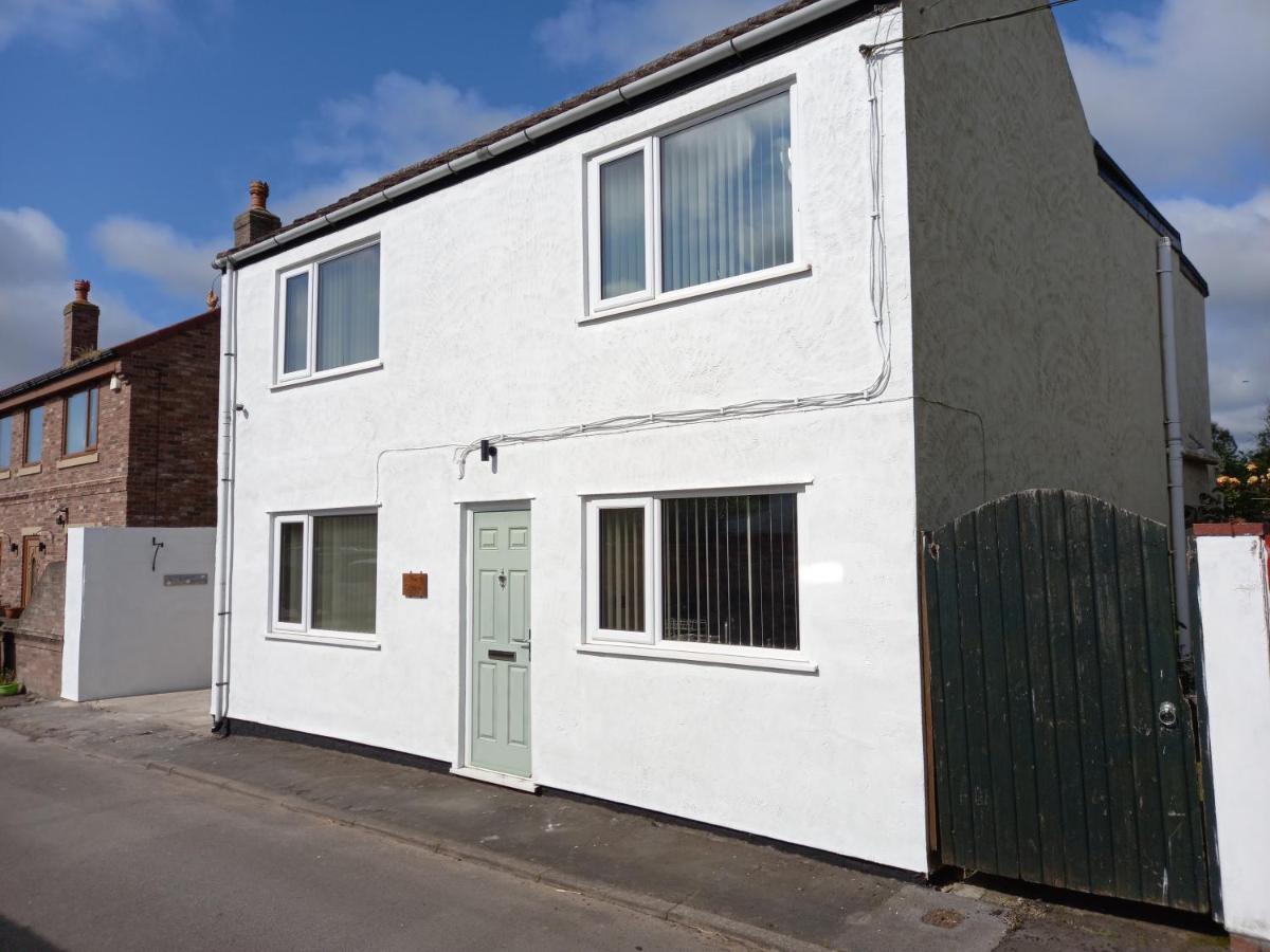 Pet Friendly Beautiful Detached Cottage Close To Spurn Point, Easington And Withersea Kingston upon Hull ภายนอก รูปภาพ