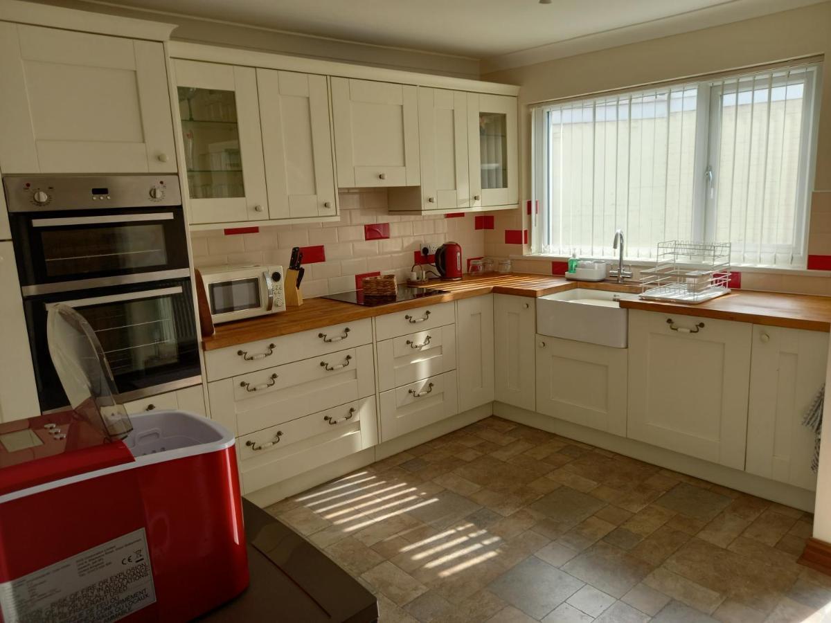 Pet Friendly Beautiful Detached Cottage Close To Spurn Point, Easington And Withersea Kingston upon Hull ภายนอก รูปภาพ