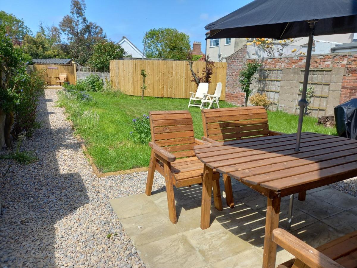 Pet Friendly Beautiful Detached Cottage Close To Spurn Point, Easington And Withersea Kingston upon Hull ภายนอก รูปภาพ